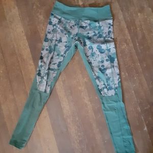 Born Primitive Size Medium Leggings